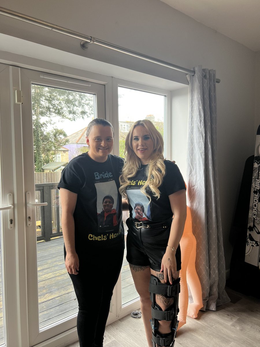 lufcsophieb's tweet photo. Chels hen do❤️ honestly who would have thought anyone would marry this bellend @fieldhousee https://t.co/wzf7UQtsHH