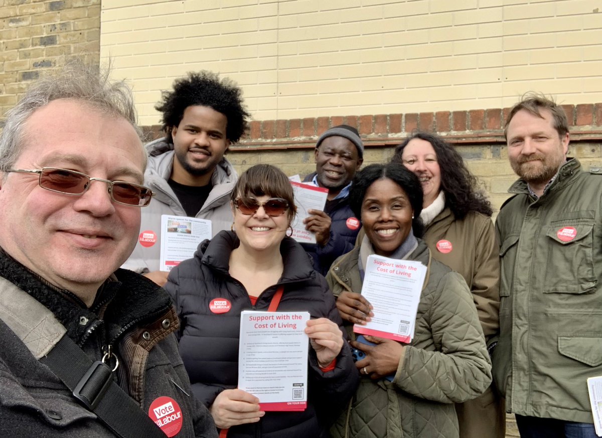 Great morning listening to residents in #OldKentRoad. Some positive feedback about the libraries and a new neighbourhood watch scheme. Still more to do, but your local @SouthwarkLabour Councillors are in your side. #LabourDoorstep