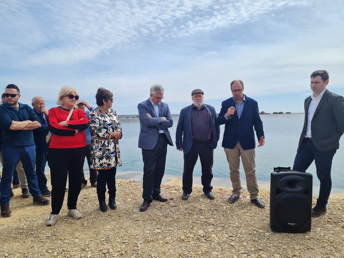 GobAragon's tweet photo. 🌊@joaquinolona inaugura las obras del regadío de “El Tormillo” tras desbloquear un proyecto reivindicado por 3 generaciones
🌱Regarán casi 1⃣.5⃣0⃣0⃣ha de #Sariñena #PeraltaDeAlcofea #Ilche y #SanMiguelDeCinca
👉 1⃣3⃣,4⃣M€ de presupuesto, con el apoyo de @GobAragon de 7⃣,4⃣M€ https://t.co/lkkeaPGMgG
