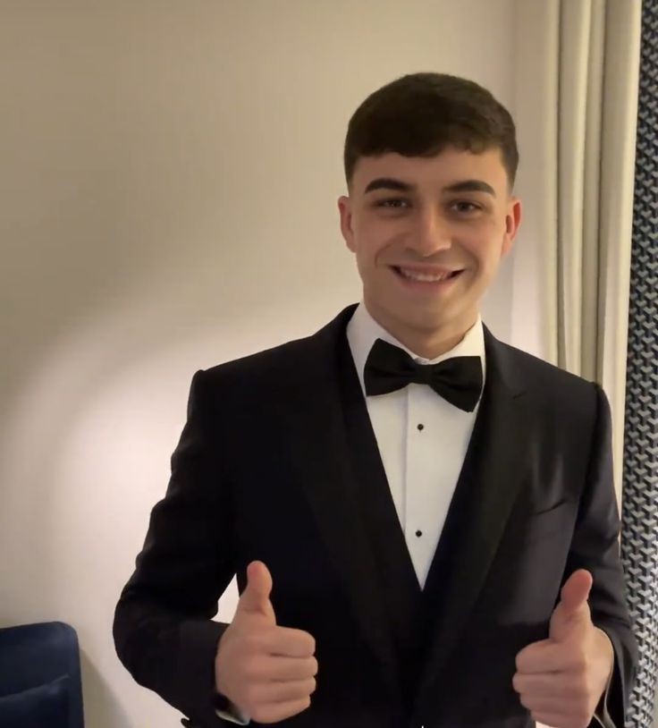 bia • Cʀғ and Fᴄʙ | like crazy tweet media