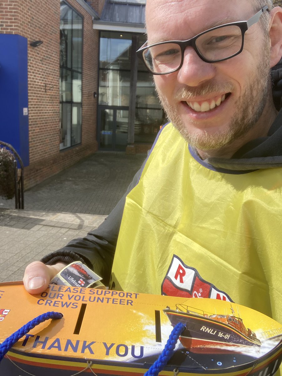 Doing my bit to support the RNLI by covering a shift at the Lifeboat Day street collection. Please support this fantastic charity if you are able to. #RNLI #savinglivesatsea @RNLI #volunteers