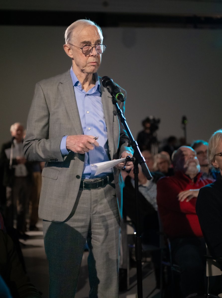 LeylaIsWatching's tweet image. "Bij de vergadering dook ook een bekend gezicht op. Pieter Lakeman, die bekendheid verwierf door een bankrun te veroorzaken bij DSB Bank. Hij sluit een claim op Triodos niet uit."
#TriodosNL #TriodosTragedie 
#certificaathouder #certificaatschandaal #RinnooyKan #JeroenRijpkema