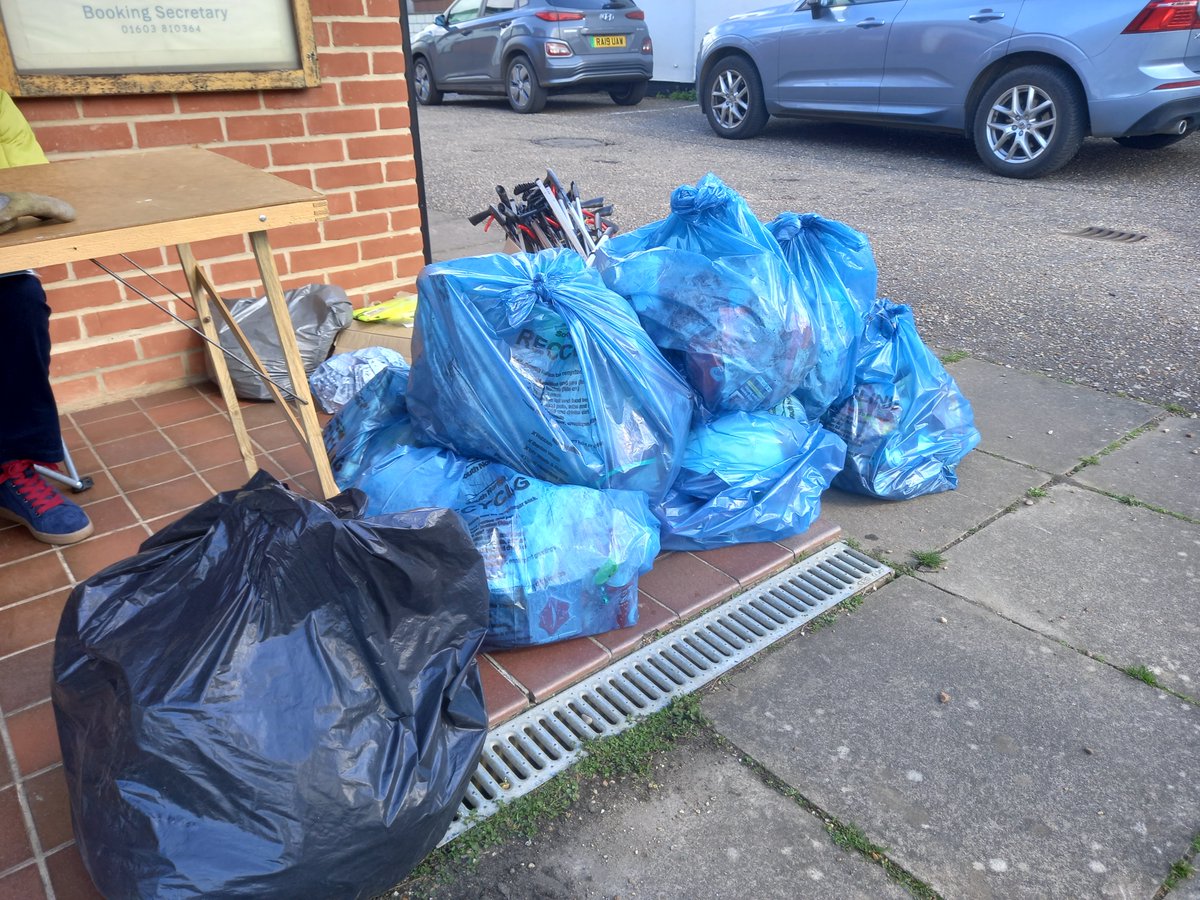 Anne Edwards (@annieedwardsjic) on Twitter photo 27 Volunteers, 20 sacks of litter. Many thanks to everyone who took part in <a href="/SNorfolkCouncil/">South Norfolk Council</a> #BigLitterPick2023 27 Volunteers, 20 sacks of litter. Many thanks to everyone who took part in <a href="/SNorfolkCouncil/">South Norfolk Council</a> #BigLitterPick2023
