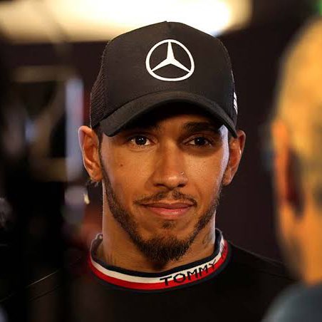 🚨BRASIL: Nelson Piquet é condenado a pagar R$ 5 milhões de indenização por comentários racistas e homofóbicos contra Lewis Hamilton.

Para calcular a multa, o juiz considerou  a doação que Piquet fez para a campanha de Bolsonaro, em 2022, no valor de R$ 501 mil.