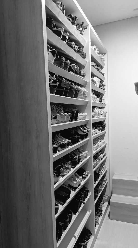 ˈfīn(ə)lē 🕷️