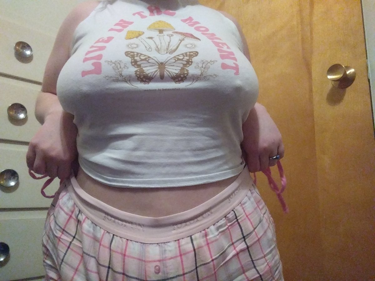 GGoddess2002's tweet photo. Do you like my PJs? https://t.co/jpdVugQVzr