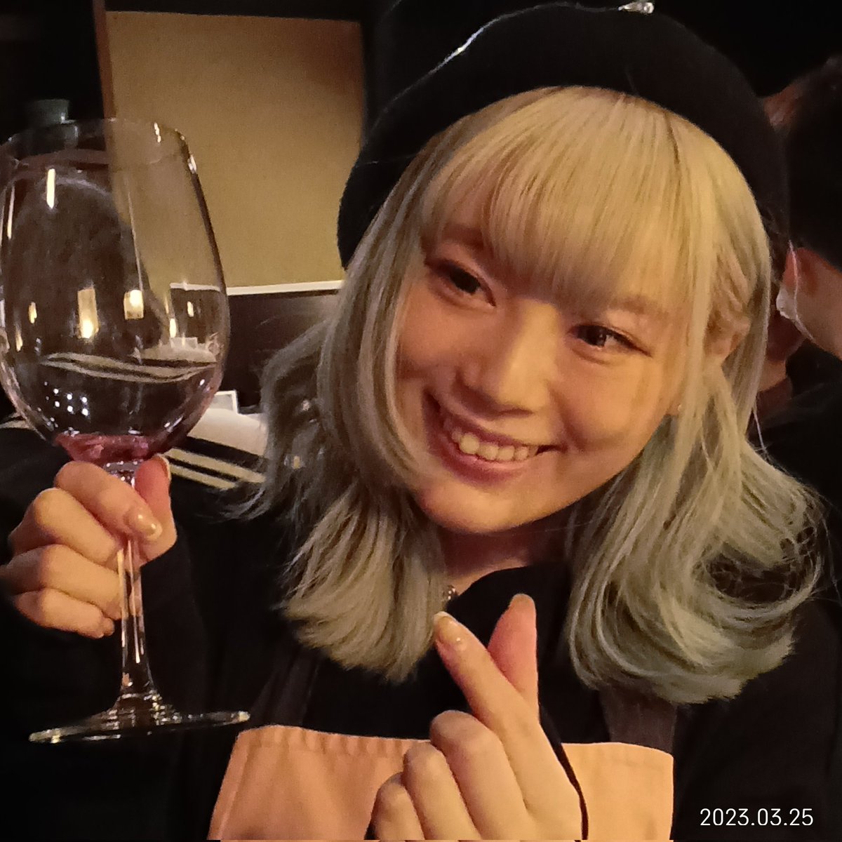 ryutomo_nori's tweet image. YUKINA&apos;S Bar楽しかったぞ〜
手作り料理はマジで美味しかったし、差し入れのシャンパン🍾やワイン🍷エクレアまでご馳走になっちゃった🤗
飲食経験０のマネ一光くんがめっさ頑張ってた！
 #YUKINA  #ELB