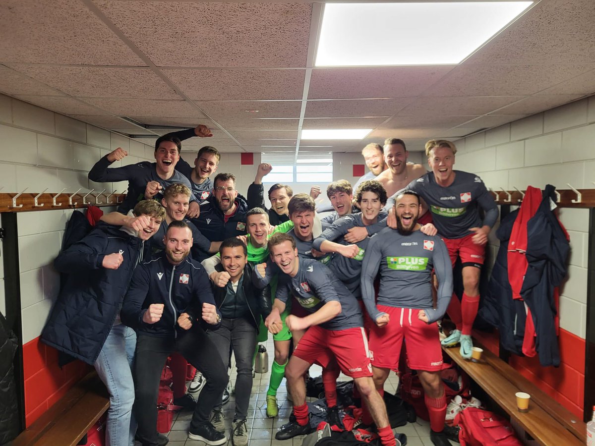 robbiespek's tweet photo. Met nog een loodzwaar programma blijft @fcdebilt 2 meedoen om de prijzen in de reserve hoofdklasse. Dat is wel een goed stel hoor! https://t.co/qqX6YaT7QR