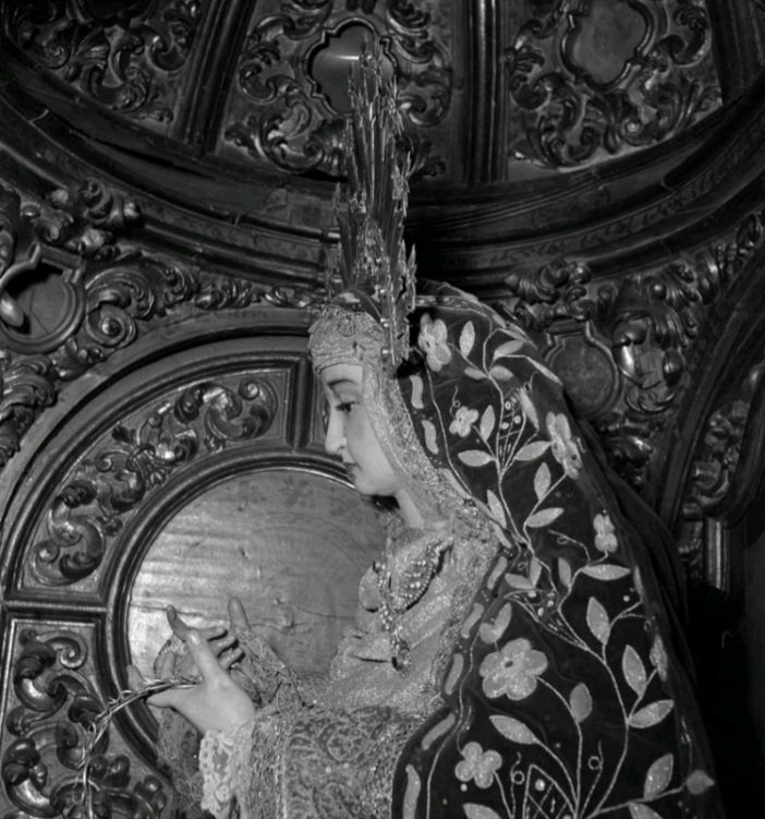 MSoledadGarrido's tweet photo. Para @fbenot y @SoledadSLorenzo del fotógrafo Nicolás Muller en 1951. https://t.co/S1baePPrfz