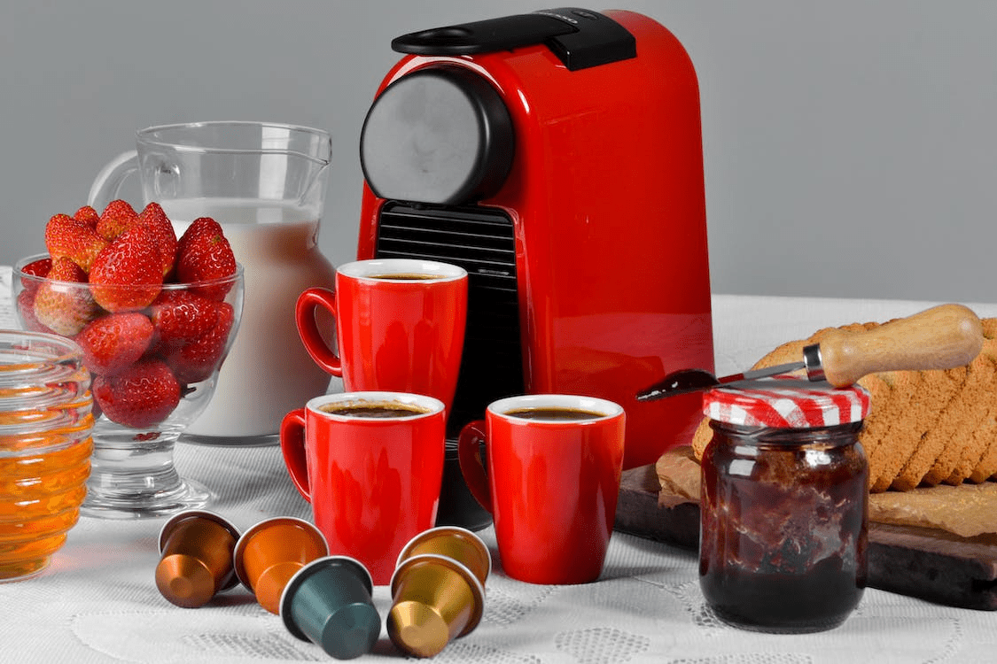 BibiCoffeecom's tweet photo. The traditional method to make distilled water is by boiling, which could be time-consuming and inconvenient. Thus, many people switch to the coffee maker for making distilled water.

  Though coffee machines can boil coffee, the process is quite #Gear

https://t.co/iVAZGy4ryV https://t.co/Br7NzUMUvG