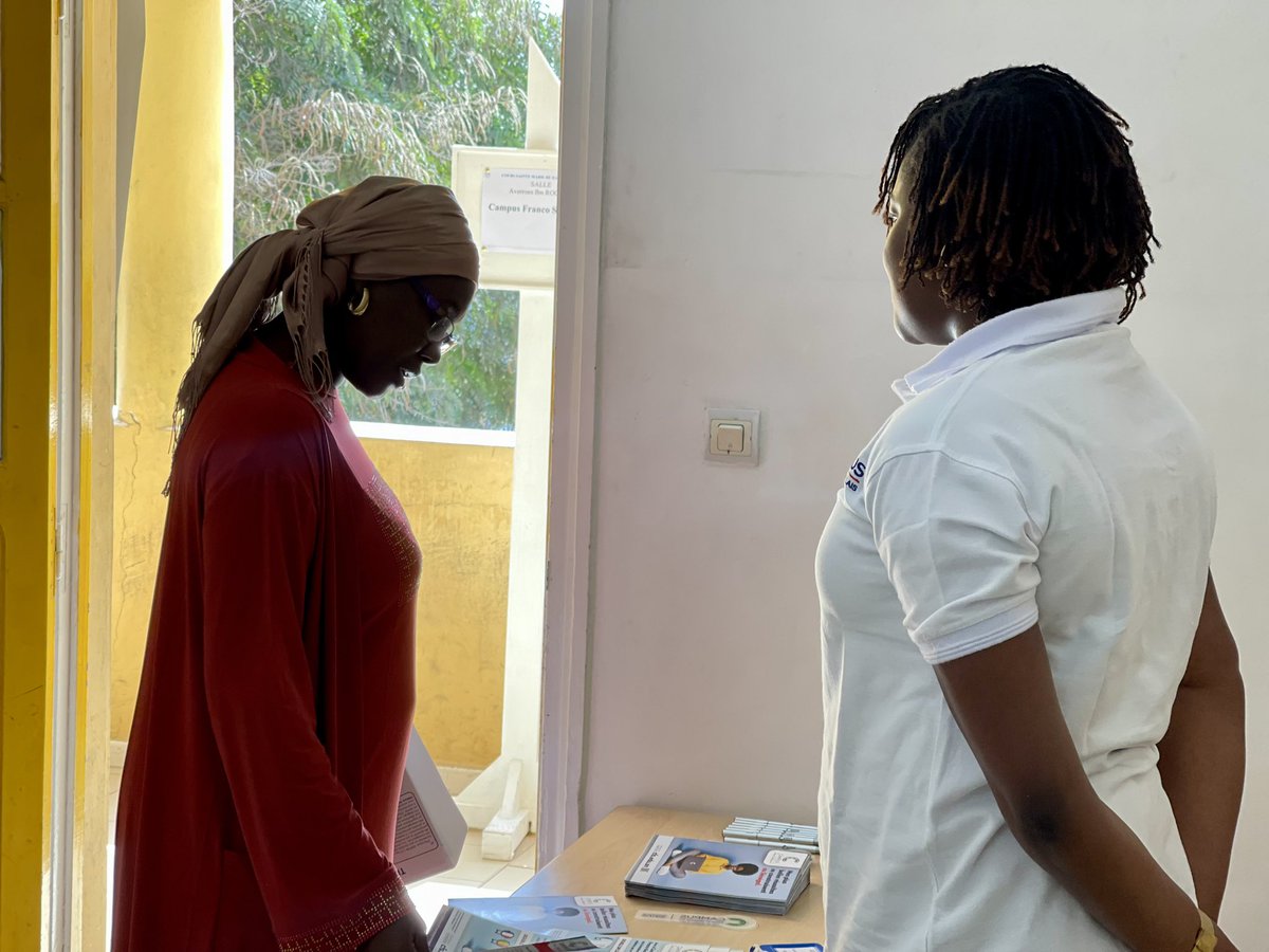 UniversiteRDFS's tweet image. Le CFS a eu le plaisir d’assister à la Matinée de l’Orientation organisée par le Cours Sainte Marie de Hann ce 25 mars 2023.
Une opportunité pour échanger sur les programmes du CFS auprès de lycéens qui doivent opérer des choix post-bac.
#CFS #ReunionOrientation #CSMH