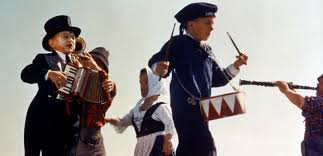 merlinpapin3's tweet photo. .@FredOL69007 #AnecdoteCinéma  sur le film #LeTambour ,     En juin 1997, à la demande d'un groupe fondamentaliste chrétien, et après avoir visionné quelques scènes isolées, un juge du tribunal de district du comté d'Oklahoma a statué que le film https://t.co/TgQ9TKqnNc