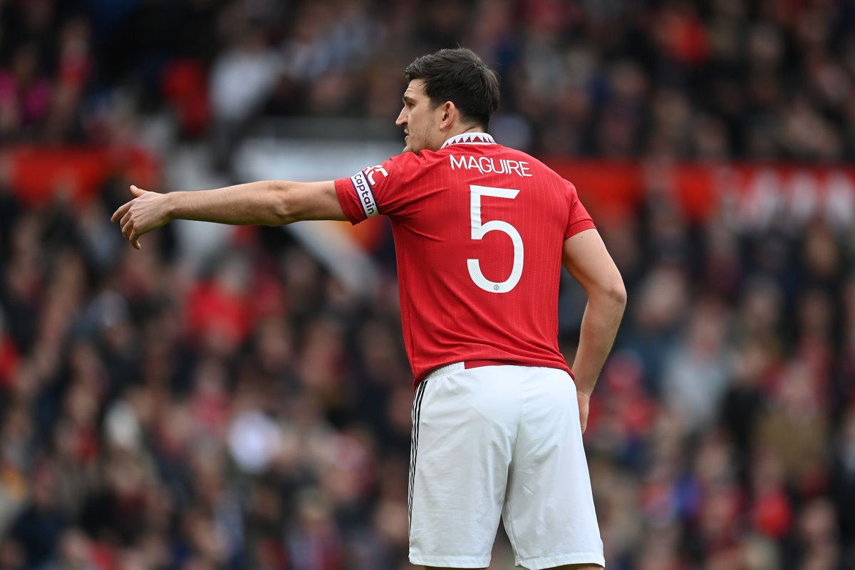 UtdPlug's tweet photo. 🚨 Maguire: "I shouldn't have to prove myself at this level. I have over 50 caps, I've played almost 200 times for Manchester United, captaining the club for three years, but I understand that when you're United captain, you are more scrutinized." #MUFC 🔴 https://t.co/cEIZdWkiTL