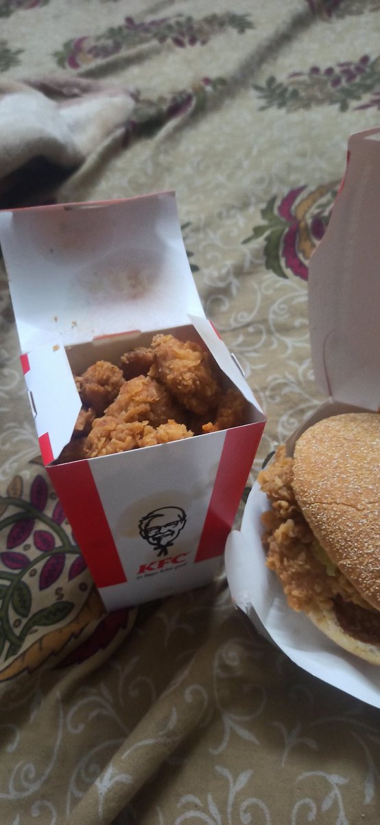 garv1006's tweet photo. Ordered KFC Veg burger with fries and got burger without top bread. After complaint, they send Chicken burger with chicken popcorn in Navratri despite order of veg meal. During recomplain their Store Manager Mr Asif misbehaved and denied for their fault.
#NoKFC
@AmitShah @BJP4UP https://t.co/Tyz3Ar1p41