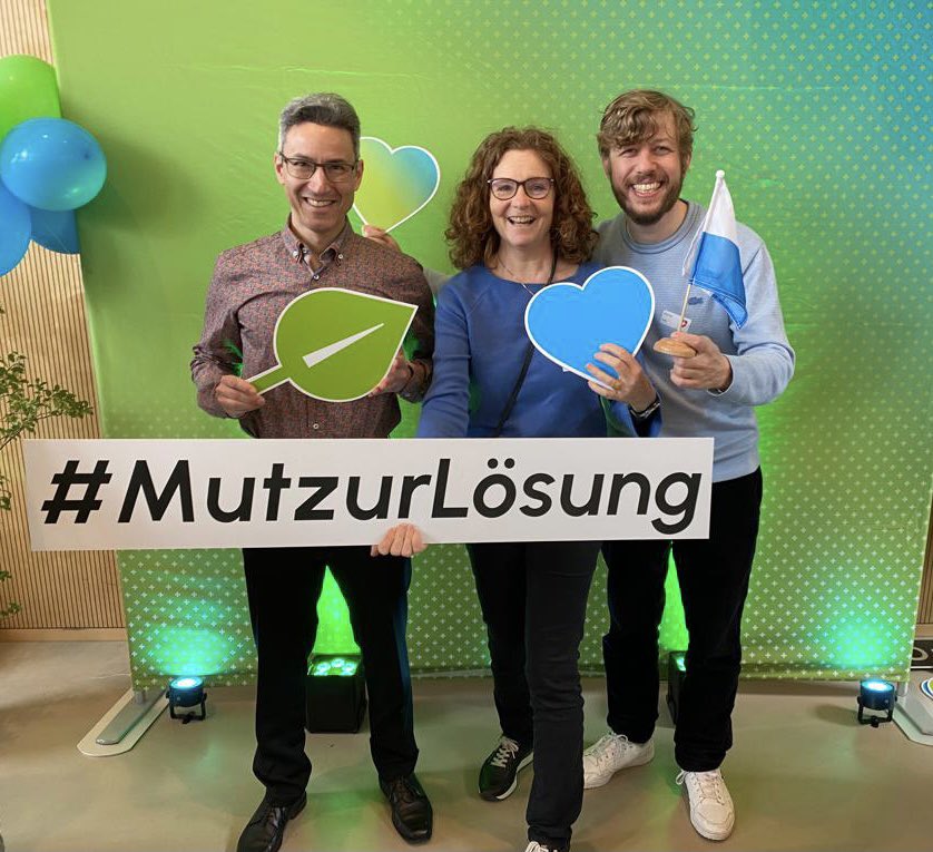 Michel Rudin (@michelrudin) on Twitter photo Luzerner an der Nationalen Delegiertenversammlung 💚💙
<a href="/glpluzern/">Grünliberale Kanton Luzern</a> #dvglpch #mutzurlösung Luzerner an der Nationalen Delegiertenversammlung 💚💙
<a href="/glpluzern/">Grünliberale Kanton Luzern</a> #dvglpch #mutzurlösung