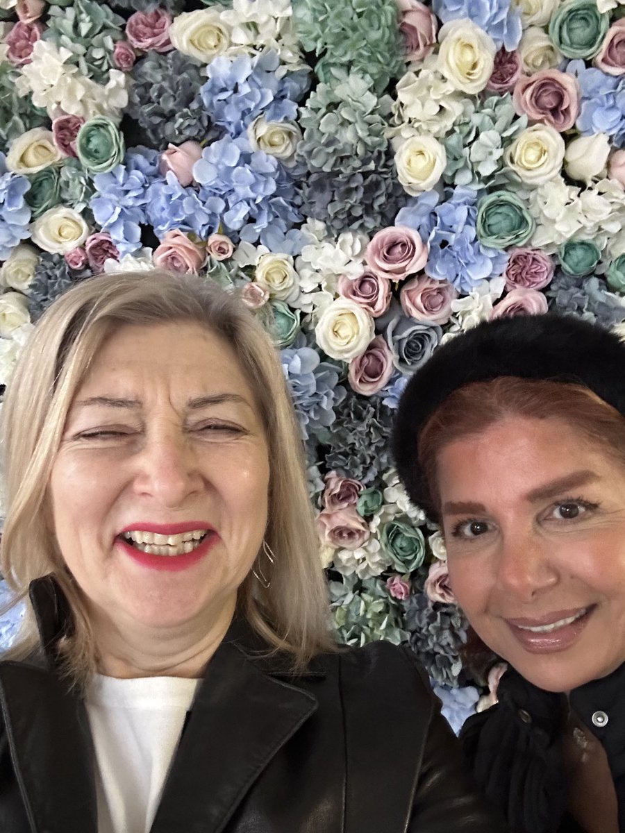 alphaonestaging's tweet photo. My lovely friend Guita and Xcella's flower wall. https://t.co/Zs53meQVBq