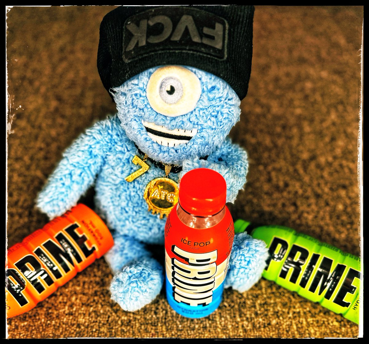 NotRelevantDad's tweet photo. Gm Gm remember to Stay Hydrated!
What’s your favourite @PrimeHydrate Flavour? ❤️ RT & LMK ⬇️ 😉
Snugz loving the Ice Pop!
#Snugglebuddies #Snuglife #PRIME #DrinkPrime #Snugsnotdrugs #FCVK #NFT #NFTCommunity #Fit #Fitfam #web3 https://t.co/TTob9VYRmP