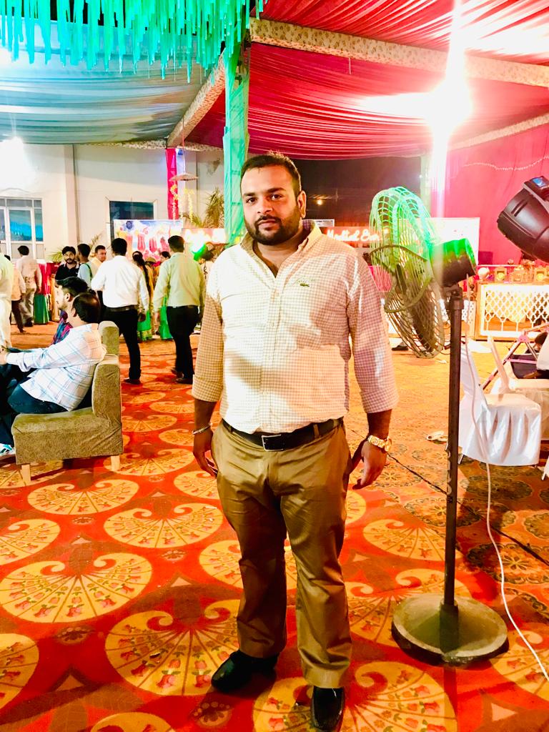 चिकित्सा विभाग राजस्थान के सेवारत फार्मासिस्ट

#वादा_ना_भूलो_गहलोत_जी
#फार्मासिस्ट_कर_रहे_गांधीगिरी 
<a href="/ashokgehlot51/">Ashok Gehlot</a> 
<a href="/plmeenaINC/">Parsadi Lal Meena</a> 
<a href="/artizzzz/">Arti Dogra</a> 
<a href="/_lokeshsharma/">Lokesh Sharma</a>