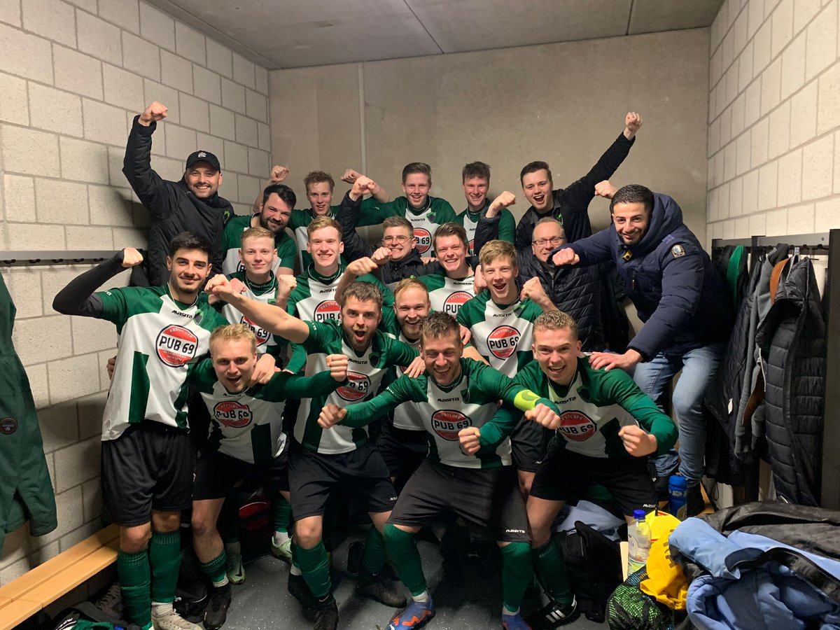 vvwinsum2's tweet photo. De trein is niet te stoppen!
Vanmorgen de telefoon roodgloeiend vanwege een nieuwe blessureronde
In allerijl nog 19-1 spelers opgetrommeld die al een wedstrijdje achter de kiezen hadden # echtclubgevoel @vvwinsum2-19-1
@VVStaphorst2 https://t.co/g1omtb3luF