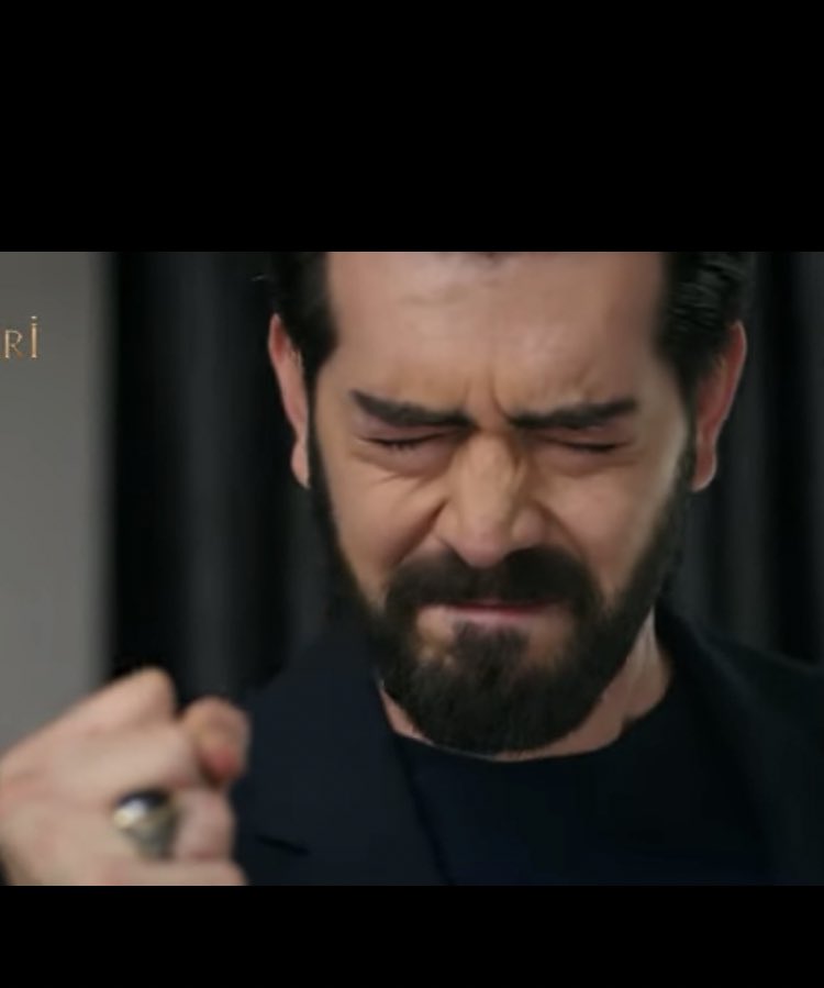 thethva's tweet photo. Kocasını namusu icin hancerleyen dilanın karabey namusundan şübhe ediyor . Deliricemmm #DilBar #KanÇiçekleri sen akıllanmazsın karabey https://t.co/sI8o6zS9V4