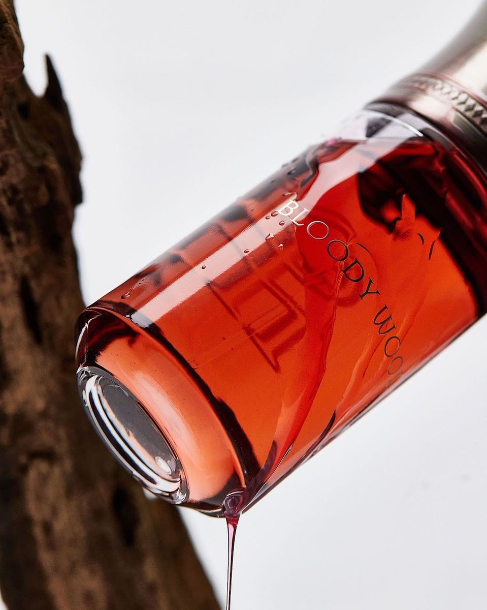 Liquides Imaginaires
Bloody Wood is a grand cru bourgeois - a perfume of contrasts.
Bloody Wood is a quick-tempered. It enjoys the pleasures of life and thrives on passion. A noble, distinguished character, infused with truth.

#LiquidesImaginaires #Niche

ow.ly/ZXiE50NrWQi