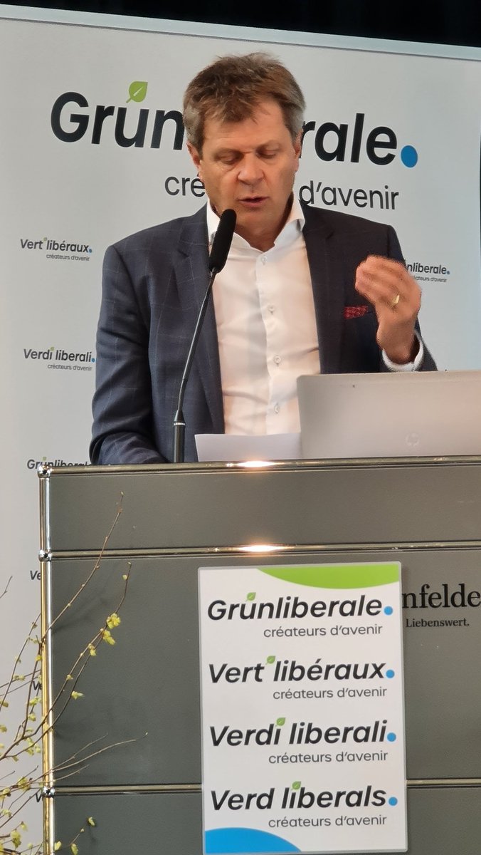 LorenzIlg's tweet photo. Die #DVglpCH hat heute einstimmig die #JA-Parole zur #OECD-#Mindeststeuer gefasst. Ja zum #Steuerwettbewerb: dieser bringt auch #Innovation &amp; #Effizienz ins #Steuersystem
Die Gelder werden für #Standort #Attraktivität 75:25 für  Kantone:Schweiz eingesetzt.
#MutzurLösung - @GLP_SZ https://t.co/2FNipxCO48