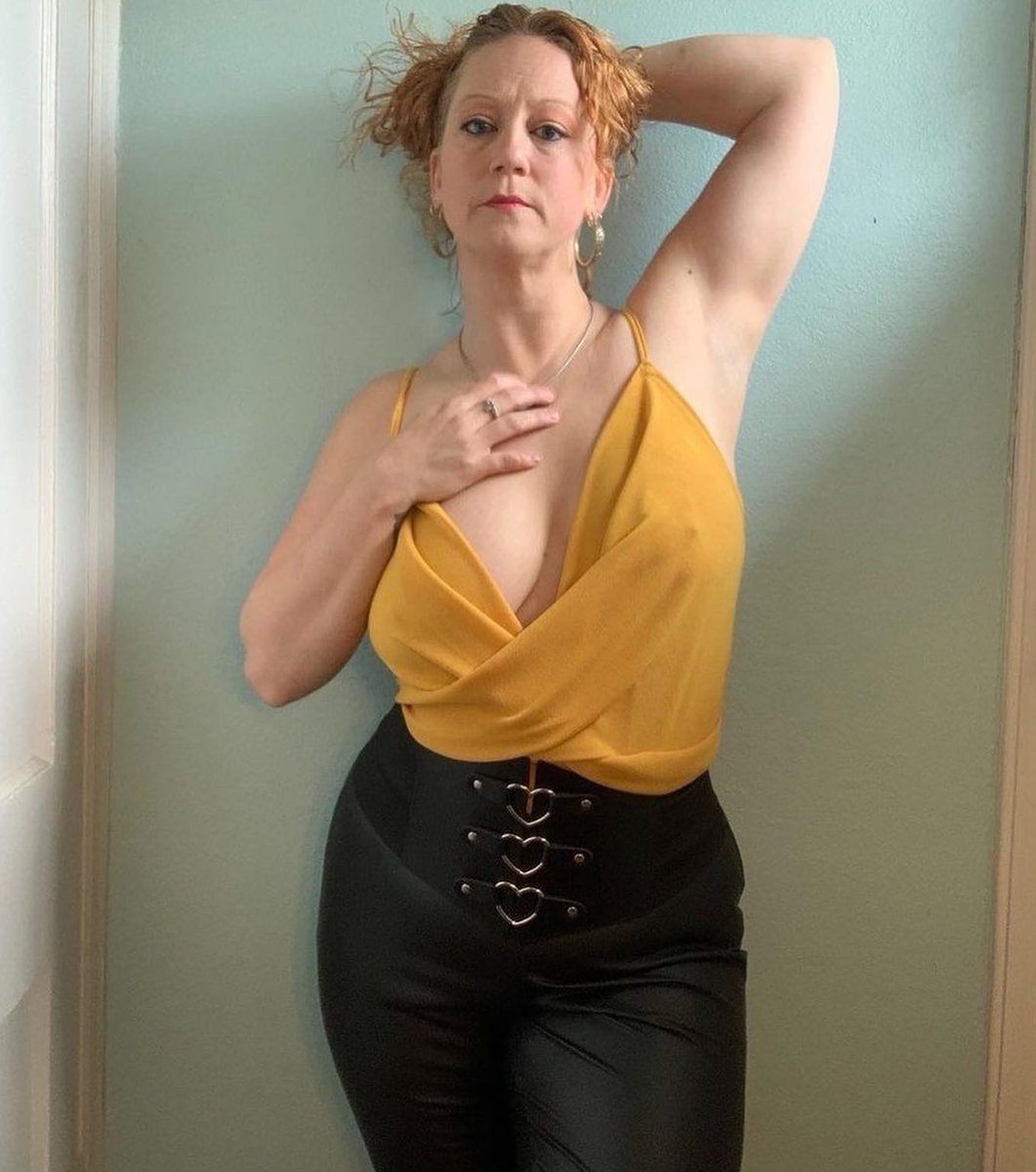 30plusGoneWild's tweet photo. Rt if you think I'm fuckable https://t.co/lwanv2RMiK