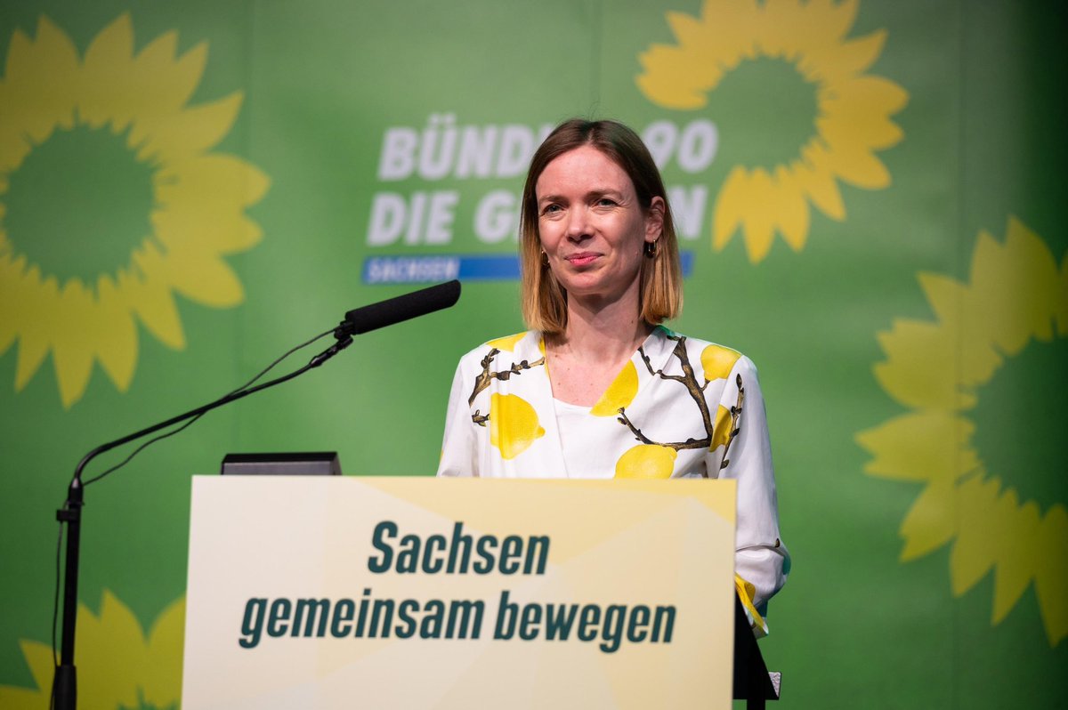 Anna Cavazzini (@anna_cavazzini) on Twitter photo Ich bin total überwältigt. 🥹
Mein Landesverband <a href="/gruene_sachsen/">B'90/GRÜNE Sachsen</a> unterstützt mit 98,1% meine erneute Kandidatur fürs Europäische Parlament.
Danke für das riesige Vertrauen in meine Arbeit. Ich will mich die nächsten Jahre weiter reinhängen: für ein weltoffenes Sachsen, für ein Ich bin total überwältigt. 🥹
Mein Landesverband <a href="/gruene_sachsen/">B'90/GRÜNE Sachsen</a> unterstützt mit 98,1% meine erneute Kandidatur fürs Europäische Parlament.
Danke für das riesige Vertrauen in meine Arbeit. Ich will mich die nächsten Jahre weiter reinhängen: für ein weltoffenes Sachsen, für ein