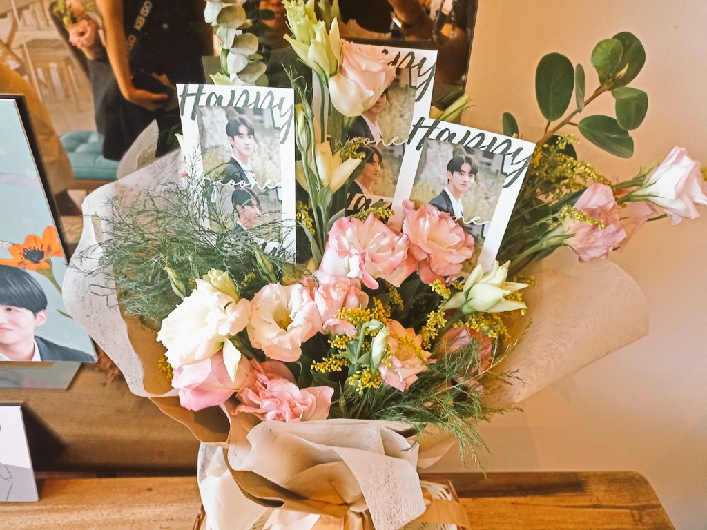 a_bad_kin's tweet photo. Enjoyed the day celebrating Yeoone's day! Thanks @furawaari for organizing the event, this is what Unis need right now π₯°π
And to our sunshine, Happy Birthday Yeoone!ππ«Ά
#ForYEOONE_InFullBloom
#μ¬μ #YEOONE #ννκ³€ #PENTAGON
@CUBE_PTG https://t.co/T5XL1jno5C