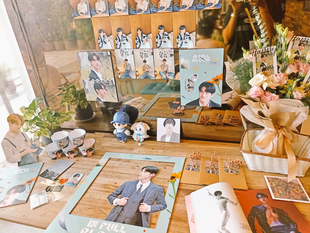 a_bad_kin's tweet photo. Enjoyed the day celebrating Yeoone's day! Thanks @furawaari for organizing the event, this is what Unis need right now π₯°π
And to our sunshine, Happy Birthday Yeoone!ππ«Ά
#ForYEOONE_InFullBloom
#μ¬μ #YEOONE #ννκ³€ #PENTAGON
@CUBE_PTG https://t.co/T5XL1jno5C