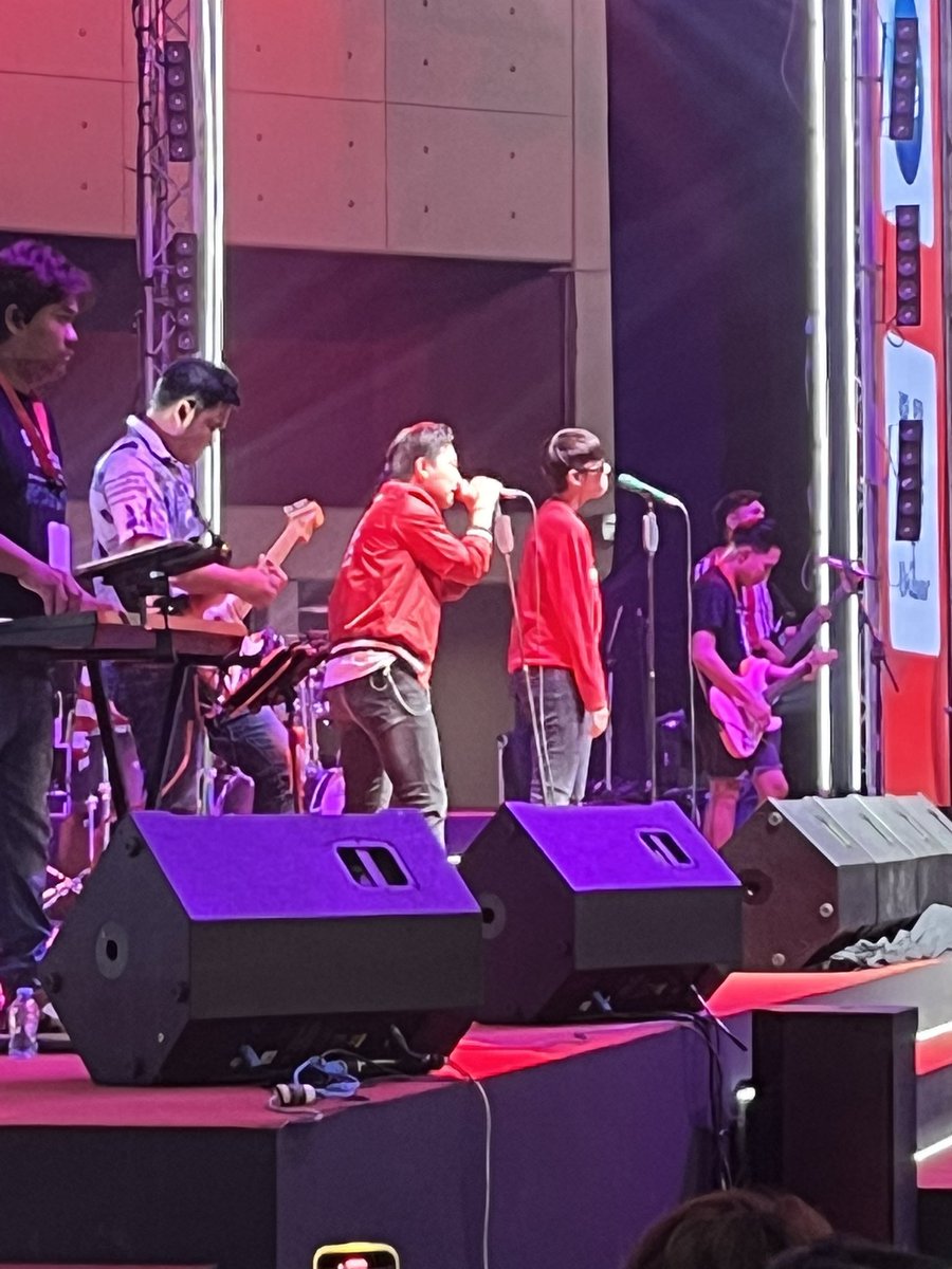 KanlayapatK's tweet photo. #MakroXNookPai #แมคโครมิตรแท้โชว์ห่วย https://t.co/cErYFtPPOQ