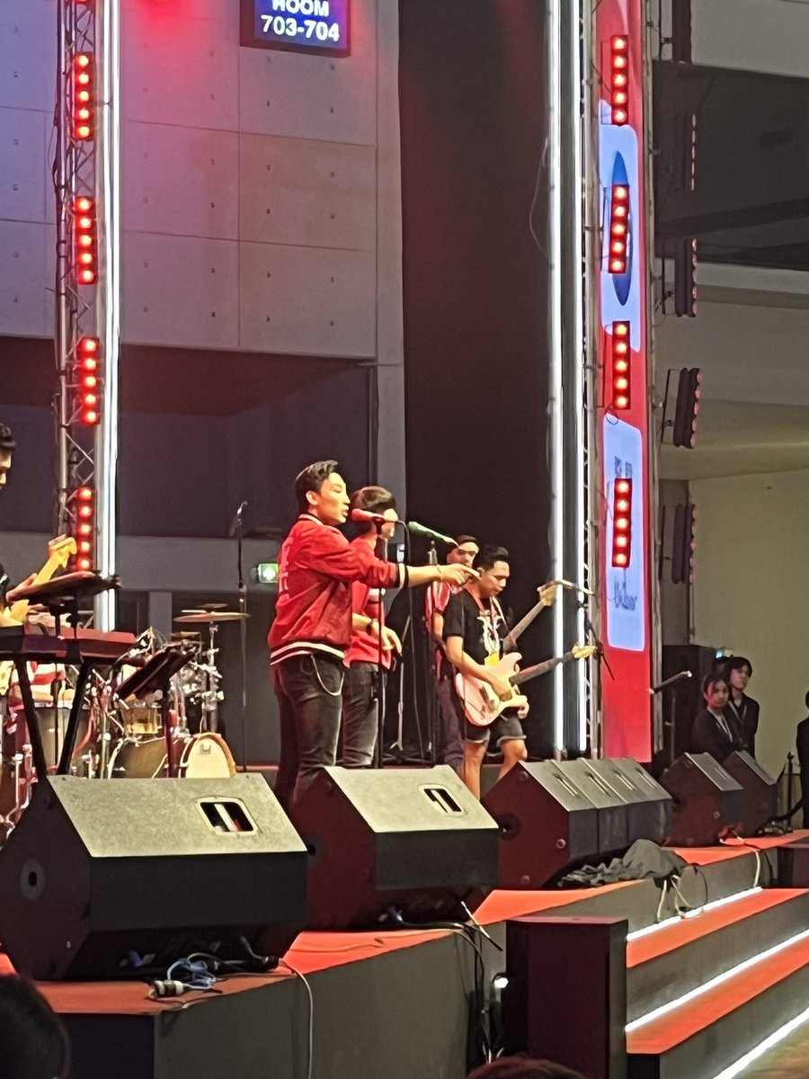 KanlayapatK's tweet photo. #MakroXNookPai #แมคโครมิตรแท้โชว์ห่วย https://t.co/cErYFtPPOQ