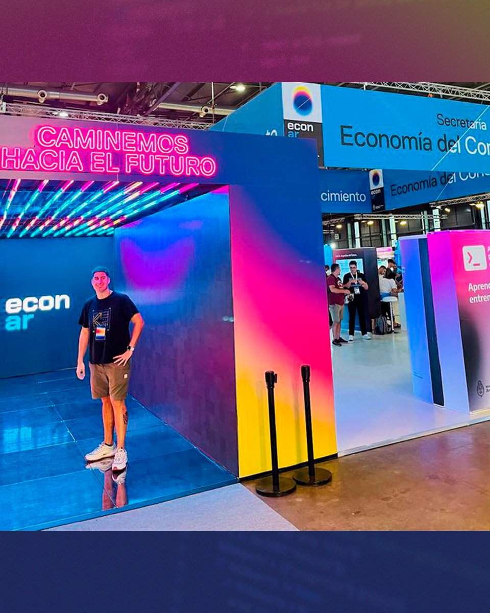 KODEAR_dev's tweet photo. Increíble evento donde participamos y conocimos increíbles proyectos, empresas, emprendimientos y nuevas tecnologías. 🌐

Felices y orgullosos de haber sido parte 🚀🚀🚀

#FeriaDelConocimiento #EconomíaDelConocimiento #KODEAR https://t.co/kLUEBcRN74