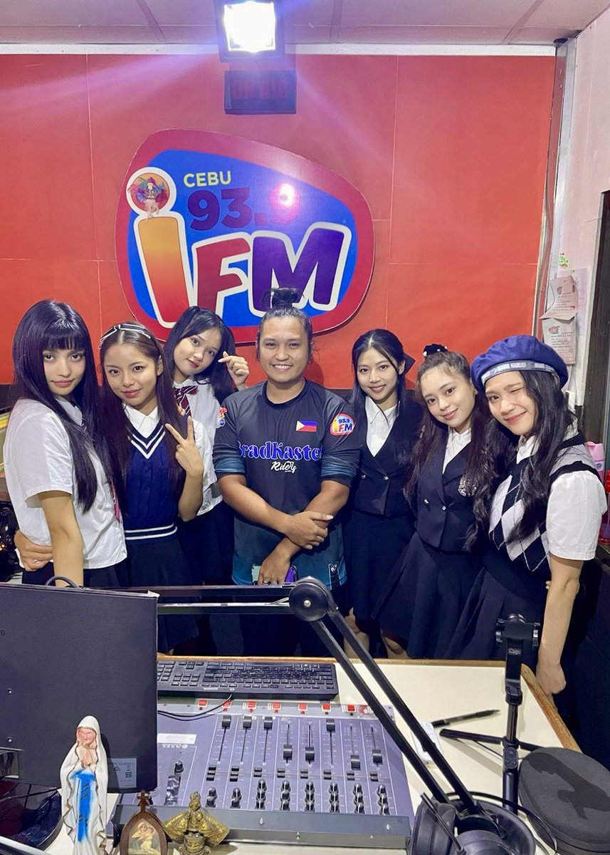 ygig_official's tweet photo. 🎙️[YGIG Guesting]

Thank you so much for having us, Yes The Best Cebu and iFM Cebu! You definitely left us heartstruck! 🫶🏼 We had so much fun and we are so excited to come back for more.

Are you ready?

#YGIGinCebu #SBTowninCebu https://t.co/0oTC9NyF5Y