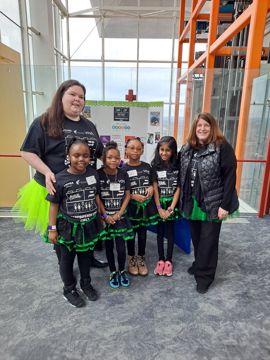 Our Super-Powered STEM Girls FLL Team are Ready to Rock @CTScienceCenter We are so proud of our team!! ❤️ #stempride🌱 @STEMEdCT @msboratko @HartfordSuper @Hartford_Public