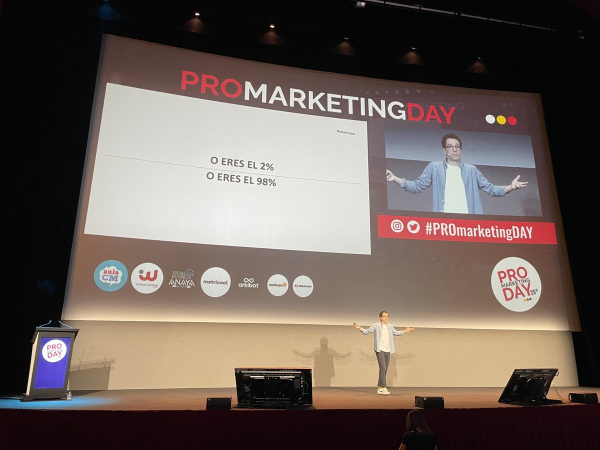 EsterMktg's tweet photo. La charla de @lgarcia ha sido #diffirent total 👏🏻 #PROmarketingDAY https://t.co/PE7HiXUwcd
