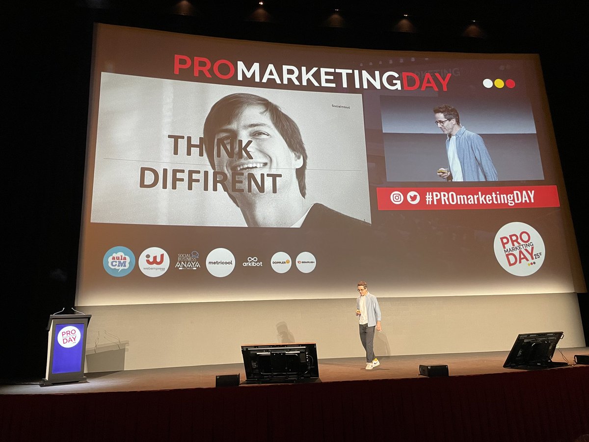 EsterMktg's tweet photo. La charla de @lgarcia ha sido #diffirent total 👏🏻 #PROmarketingDAY https://t.co/PE7HiXUwcd