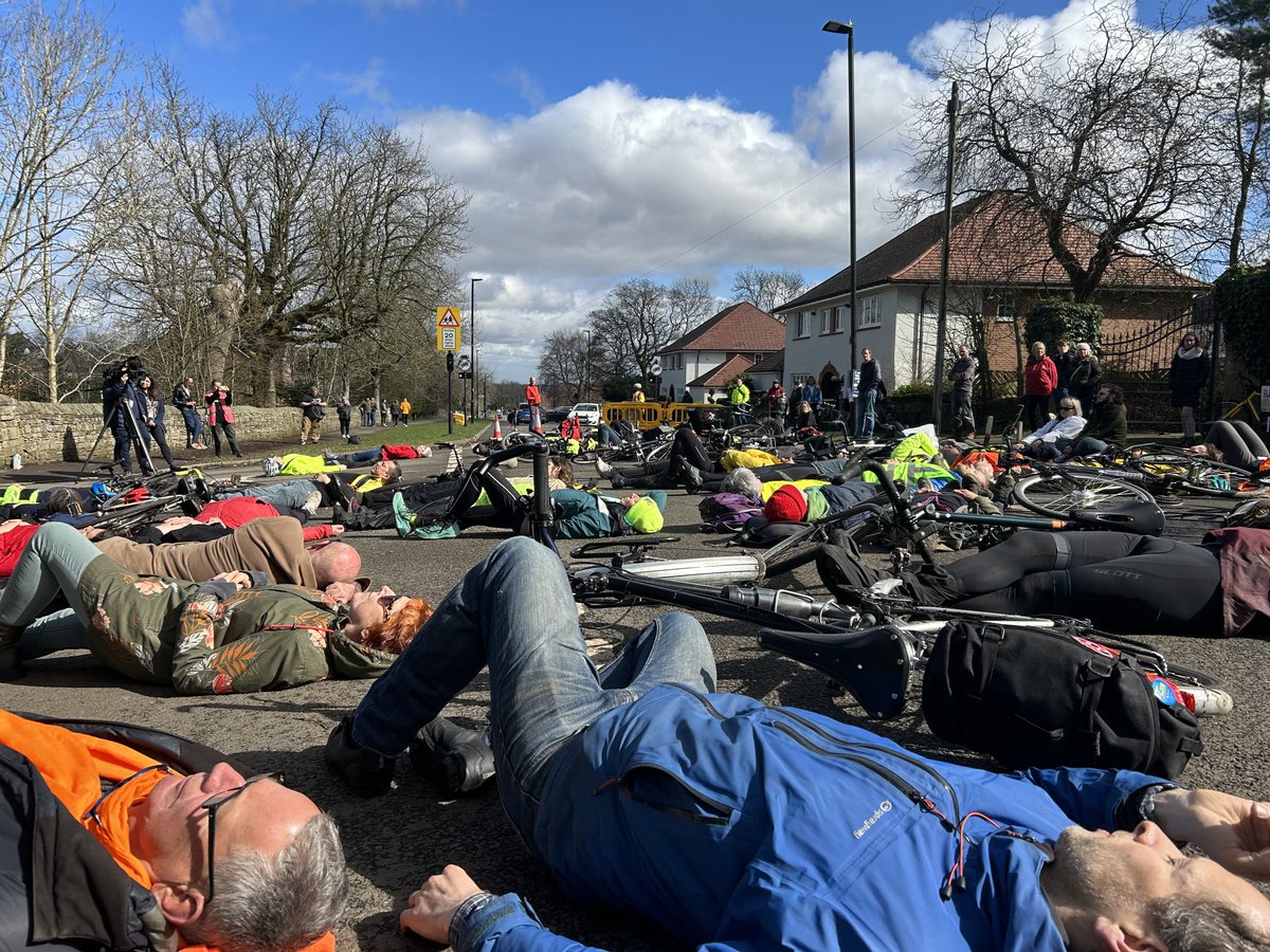 llamasteve's tweet photo. Die-in on Ringinglow Road to support the Adrian Lane campaign. Shine on you crazy diamond 🙏 https://t.co/XfnIx6o0Lh