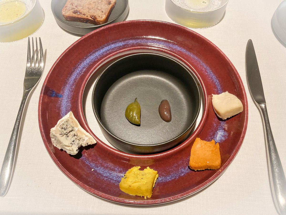 「肉無いの物足りないかなとか思ってたけど全然そんなことなかったですどれも美味しかっ」|ﾁｬﾝﾁｭﾝのイラスト
