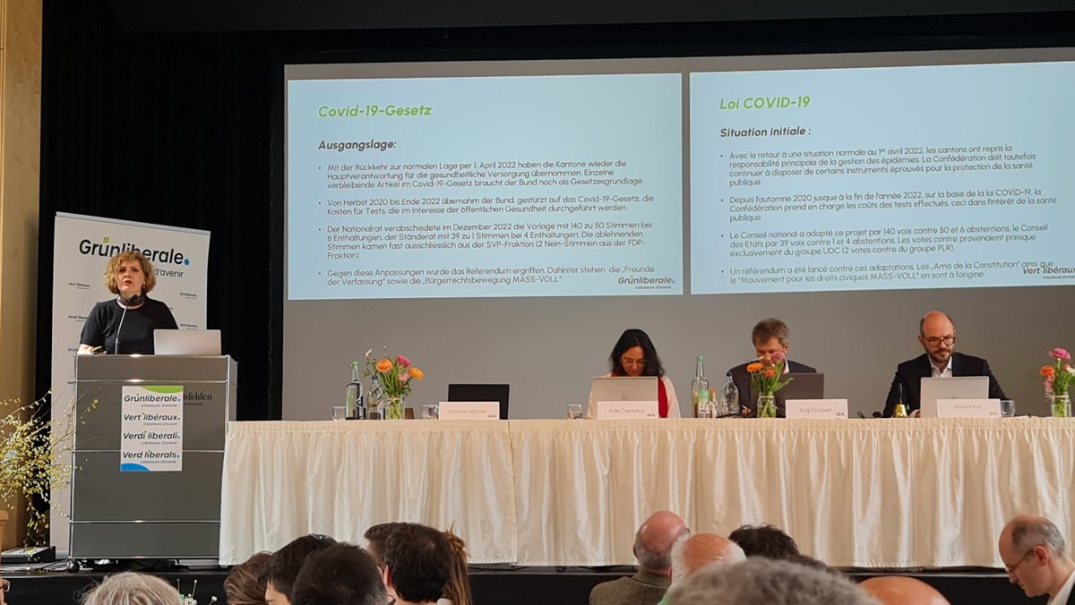 LorenzIlg's tweet photo. Die #DVglpCH hat heute die #JA-Parole zum #COVID19 Gesetz &amp; gegen das #Referendum gefasst. 
Das heisst JA zum Schutz #vulnerabler Personen, Förderung der #Innovation &amp; #Kompetenzen für Entwicklung #Impfstoff &amp; #Medikamenten 
#MutzurLösung - @GLP_SZ https://t.co/MI1I91gMQS