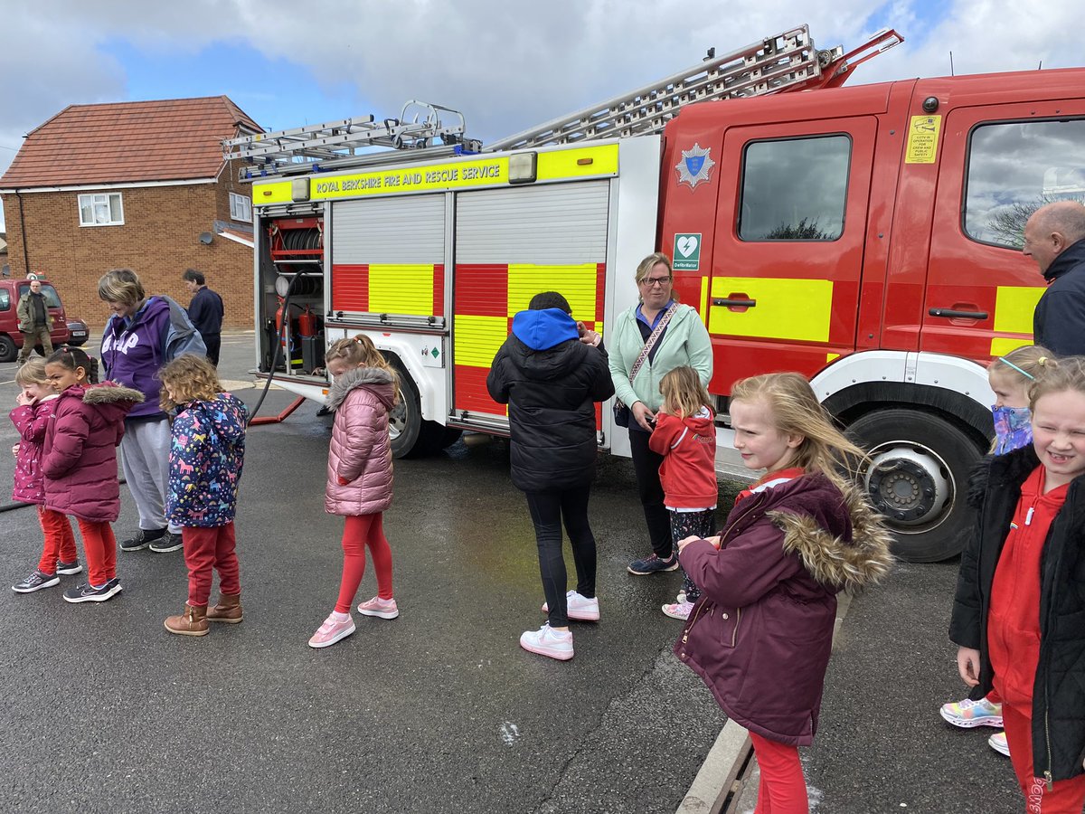 3rd Kennet Vale Rainbows ๐ (@3rdvale) on Twitter photo Absolutely brilliant morning at Newbury fire station this morning - huge thanks to Kevin, Jason & Nick from White Watch for being so welcoming <a href="/RBFRSofficial/">Royal Berkshire Fire and Rescue Service</a> <a href="/Girlguiding/">Girlguiding</a> <a href="/GirlguidingSWE/">Girlguiding SWE</a> <a href="/gguidingrberks/">Girlguiding Berks</a> Absolutely brilliant morning at Newbury fire station this morning - huge thanks to Kevin, Jason & Nick from White Watch for being so welcoming <a href="/RBFRSofficial/">Royal Berkshire Fire and Rescue Service</a> <a href="/Girlguiding/">Girlguiding</a> <a href="/GirlguidingSWE/">Girlguiding SWE</a> <a href="/gguidingrberks/">Girlguiding Berks</a>