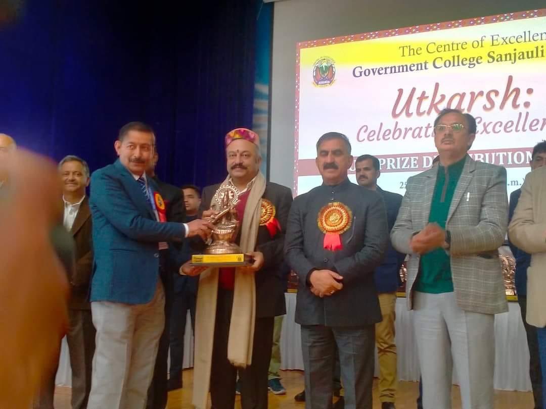 It an absolute pleasure to have attended the Annual Day Celebrations of the Centre of Excellence College Sanjauli. 
 <a href="/SukhuSukhvinder/">Sukhvinder Singh Sukhu</a> <a href="/harshChauhanINC/">Harsh Wardhan Chauhan</a>  @KSRathoreIN @indHarshwardhan <a href="/HarishJanartha/">harishjanartha</a> @InderDuttLakhanpal
