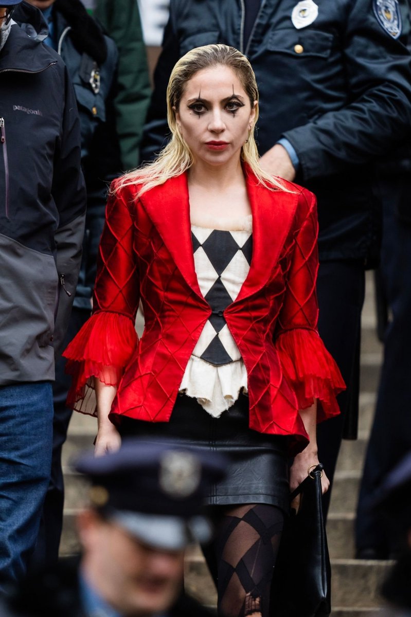 ATRIZ! Mais fotos de Lady Gaga como a Doutora Harley Quinn em 'Joker: Folie à Deux'. (📸: Getty)
