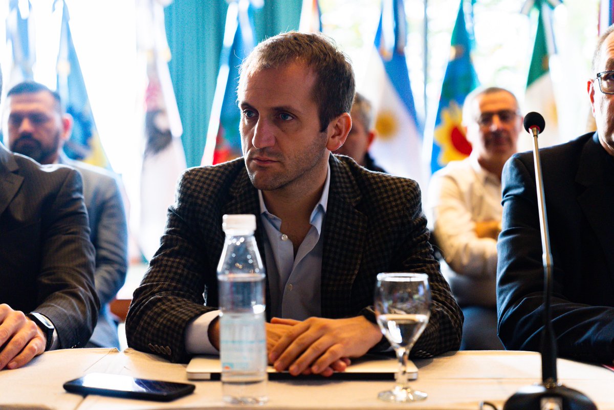 MoisesSolorza's tweet image. #CFEE Agradezco a cada uno de los representantes que depósito su confianza en mi para ingresar al Comité Ejecutivo del CFEE cómo 6to miembro electo. Es un orgullo representar a mi provincia en tan honorable espacio. @ZetaOrlando @gabmariotto @hernanea @Nicolas_Gandini