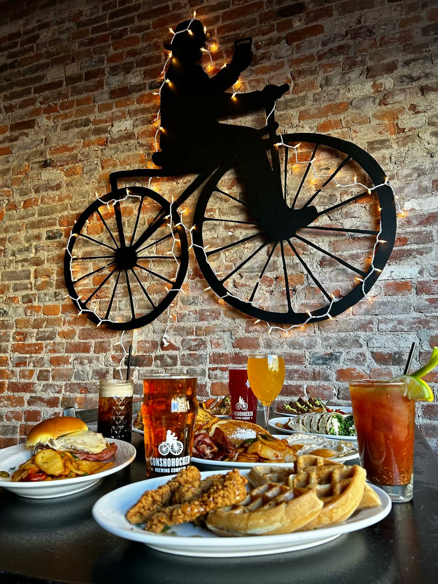RecRoomPVille's tweet photo. It's brunch time 🥂  

Stop by for your favorite meal of the week! Brunch cocktails and menu are avaliable 11:30-3pm every Saturday &amp; Sunday. Not feeling brunchy? Order something off of our full menu and cocktail list! Cheers 🍻 https://t.co/iHaBSvppfb