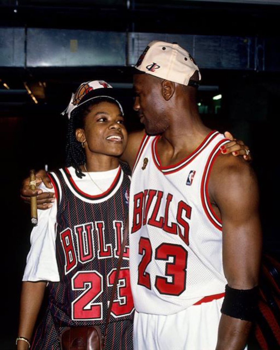 Ballislife's tweet photo. HBD basketball legend Sheryl Swoopes

The 3 x MVP was the 1st player to sign a @WNBA contract &amp; won a championship during the first 4 seasons of the WNBA (1997-2000)

The Hall of Famer also led the league in scoring twice &amp; won DPOY three times during a 5-year stretch https://t.co/5oDMvh2PLO