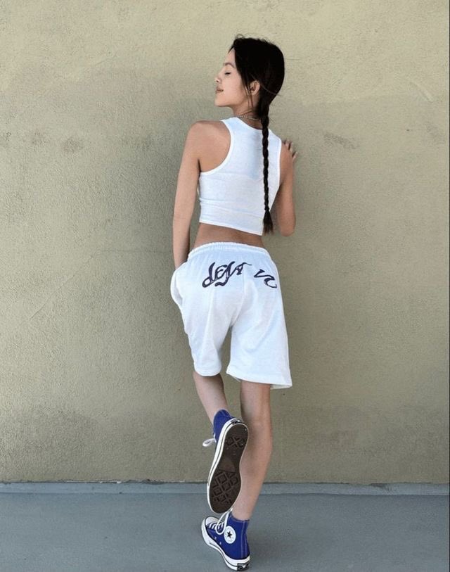 LivSOUR_'s tweet photo. Front or Back? 🤍 https://t.co/VPlvsuNeiF