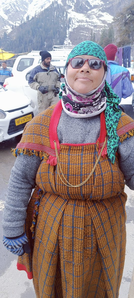 ashish_csengg's tweet photo. @CMOFFICEHP @BJP4Himachal @hp_tourism @AITC4Himachal @himachalpolice @AdityaNegiHP 
Could you please take the immediate action on tourism people as they are doing fraud with people and forcing them to follow what they want,pls watch the video of Manali tourism snow point. https://t.co/q3zaA0bVXG
