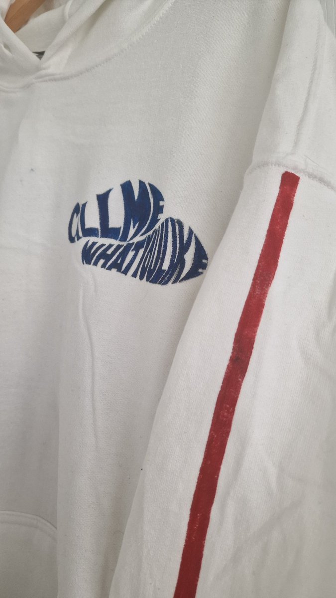 FrostedHex's tweet photo. The first hoodie is finished! (Apart from needing to be put in the wash to remove the pencil). Actually over the moon with this, now to start on the next!!
#Lovejoy #LovejoyFanart #Inselaffe https://t.co/LfS2paG5Ul