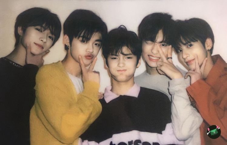 Mungkin kita sering diejek -moa ga punya logo, tapi kita bisa flexing tiap tahun punya lagu yang dibuat khusus TxT hanya buat Moa <3

sweat 
Moa Diary
Ito
Blue Spring 

Kita punya buat  4 lagu fans 😍